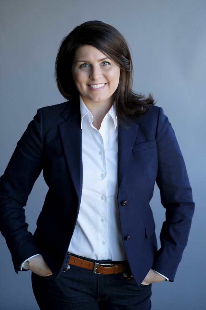 Lauren Fernandez 06JD/MBA has been a food & beverage attorney and former restaurant operator for nearly two decades. As general counsel and head of franchise administration for a large restaurant company with six brands, she oversaw 4,000 restaurants in more than 15 countries. 