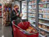 A worker shops the Target Midway store for a Shipt client on September 11, 2020, in St. Paul, Minnesota. © Glen Stubbe/Minneapolis Star Tribune/TNS