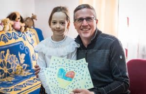 Michael J. Nyenhuis, president and CEO of UNICEF USA, traveled to the Ukraine-Romania border to visit UNICEF Blue Dot Centers which provide safe havens for displaced children.