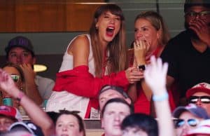 Taylor Swift - football game - Bloomberg article