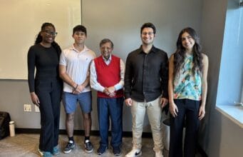 Introducing the Inaugural Recipients of the Professor Jagdish N. Sheth Scholarship Professor Jagdish N. Sheth poses with four members of the inaugural Sheth BBA Scholars cohort.